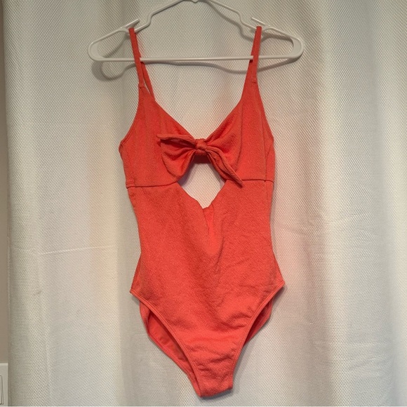 NWT! Shade & Shore Women's One-Piece Swimsuit - Picture 1 of 6